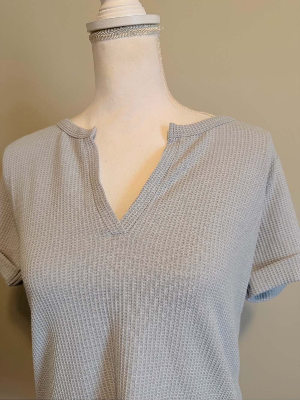 Zenana Waffle Knit short sleeve v neck T-shirt woman's size small gray NIB - Picture 4 of 9